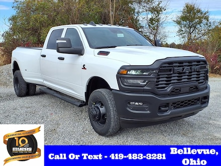 2026 Ram 3500 TRADESMAN CREW CAB 4X4 8' BOX Pickup