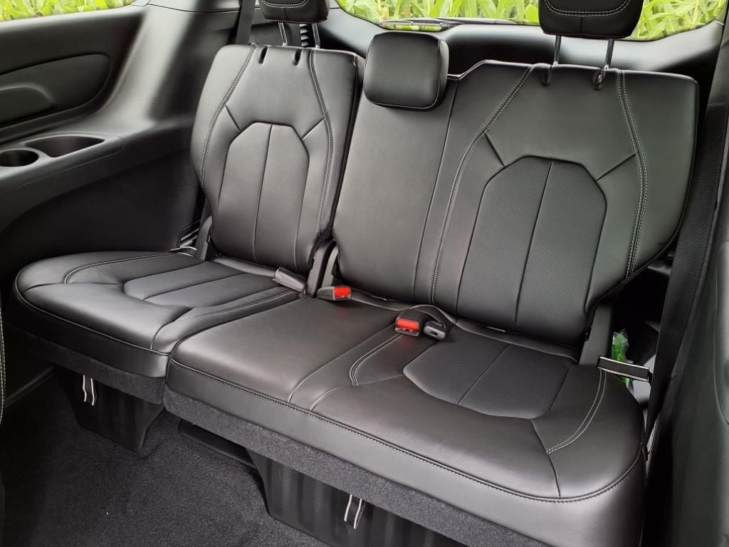 2025 Chrysler Pacifica Select - Photo 9