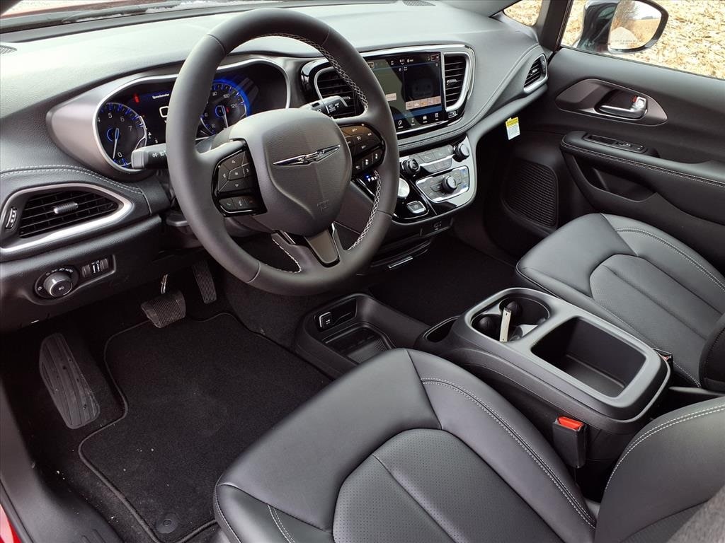 New 2026 Chrysler Pacifica SELECT Passenger Van