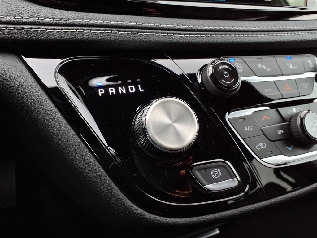 2026 Chrysler Pacifica Select - Photo 13
