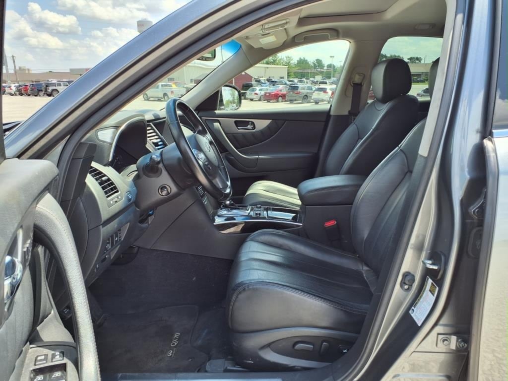 Used 2017 INFINITI QX70 Base with VIN JN8CS1MW6HM416008 for sale in Bellevue, OH