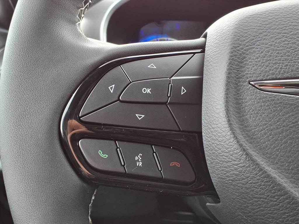 2026 Chrysler Pacifica Select - Photo 18