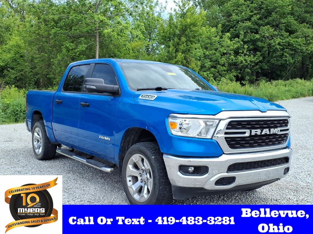 2024 RAM 1500 Big Horn/Lone Star 4x4 Crew Cab 5'7's photo