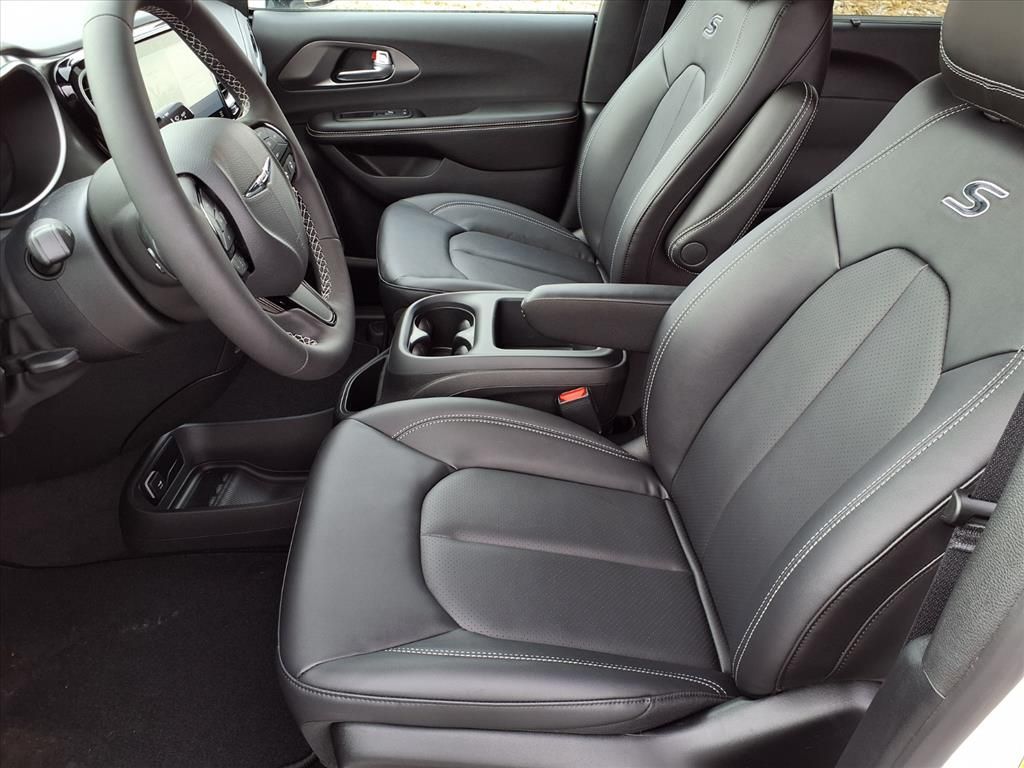 2026 Chrysler Pacifica Select - Photo 6