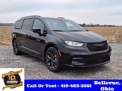 2026 Chrysler Pacifica SELECT Passenger Van