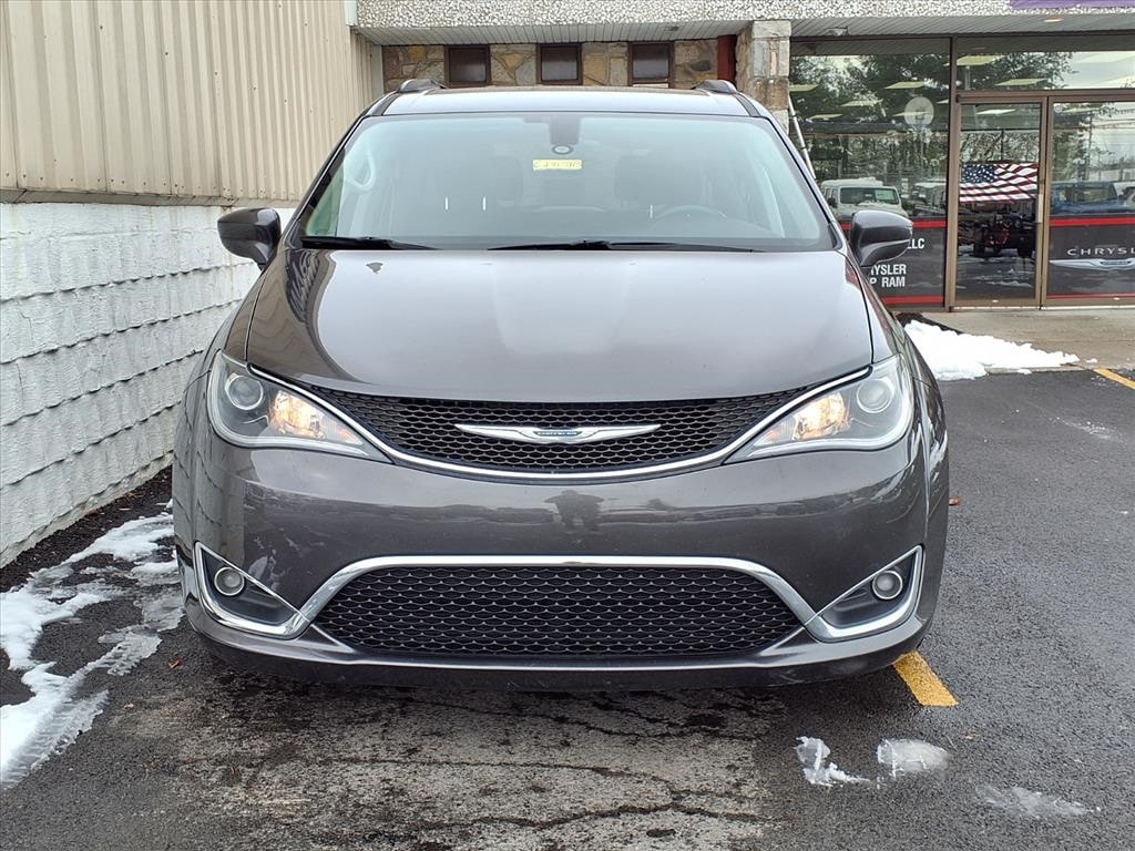 Used 2017 Chrysler Pacifica Touring-L Van