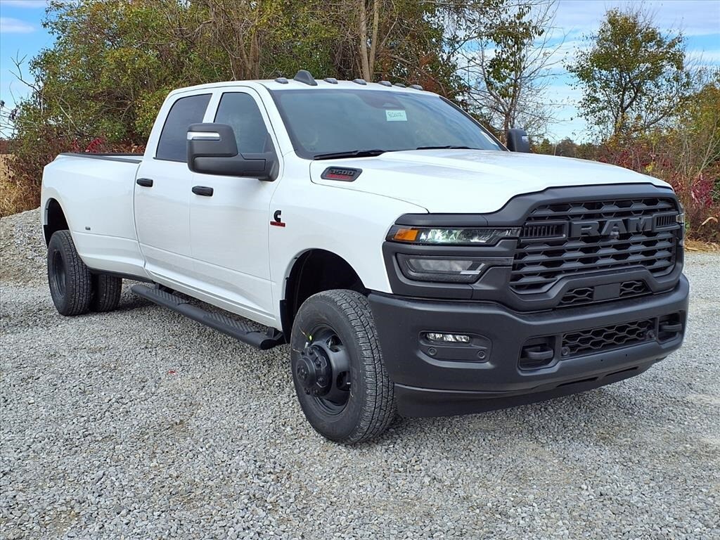 2026 Ram 3500 Tradesman photo 2