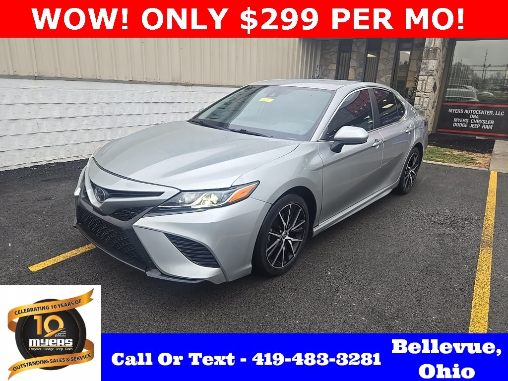 2021 Toyota Camry SE's photo