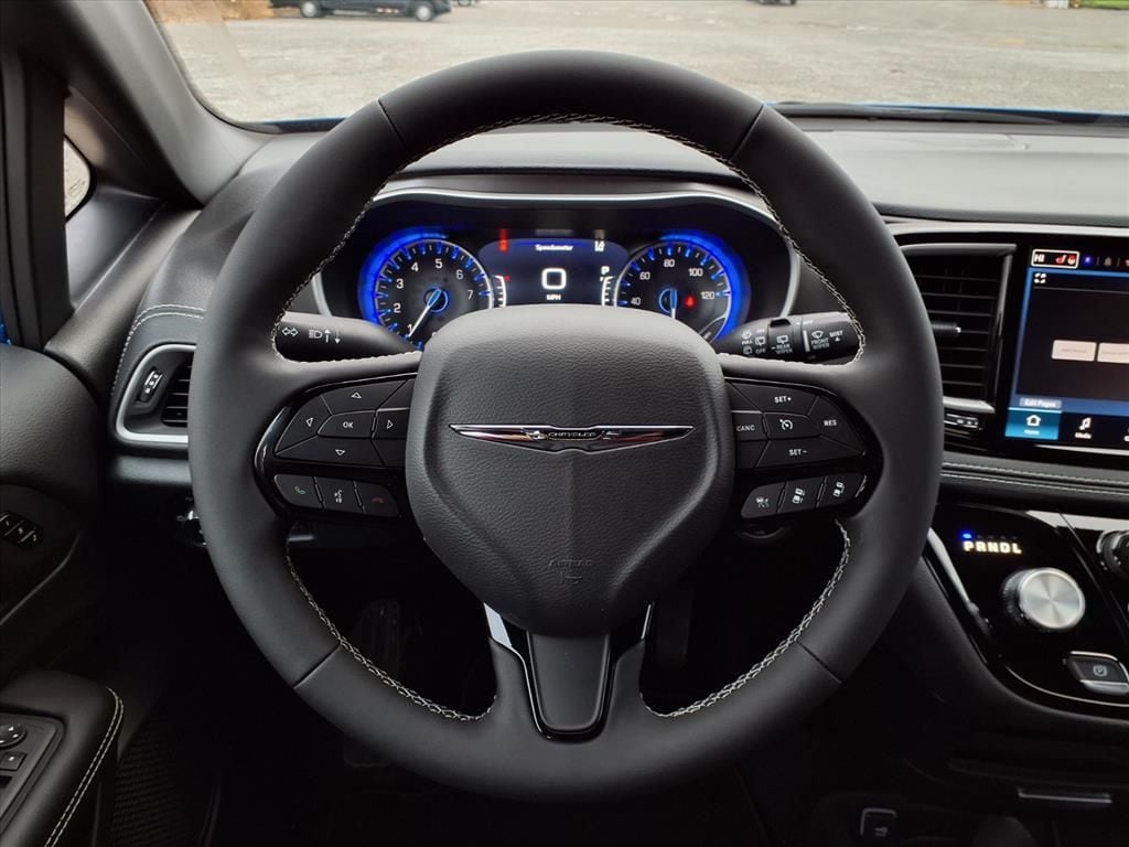 2026 Chrysler Pacifica Select - Photo 17