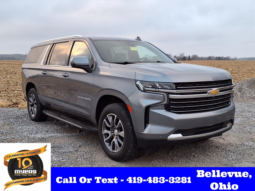 2021 Chevrolet Suburban LT's photo