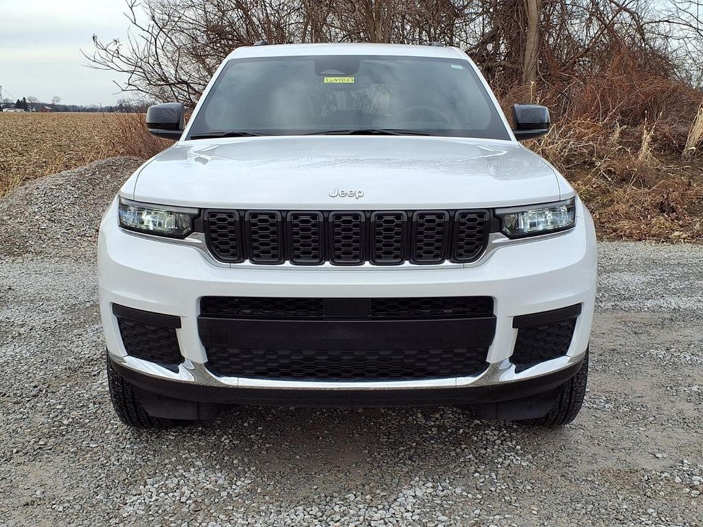 Used 2025 Jeep Grand Cherokee L Laredo SUV