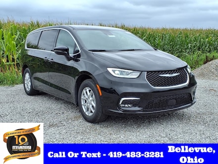 2026 Chrysler Pacifica SELECT Passenger Van