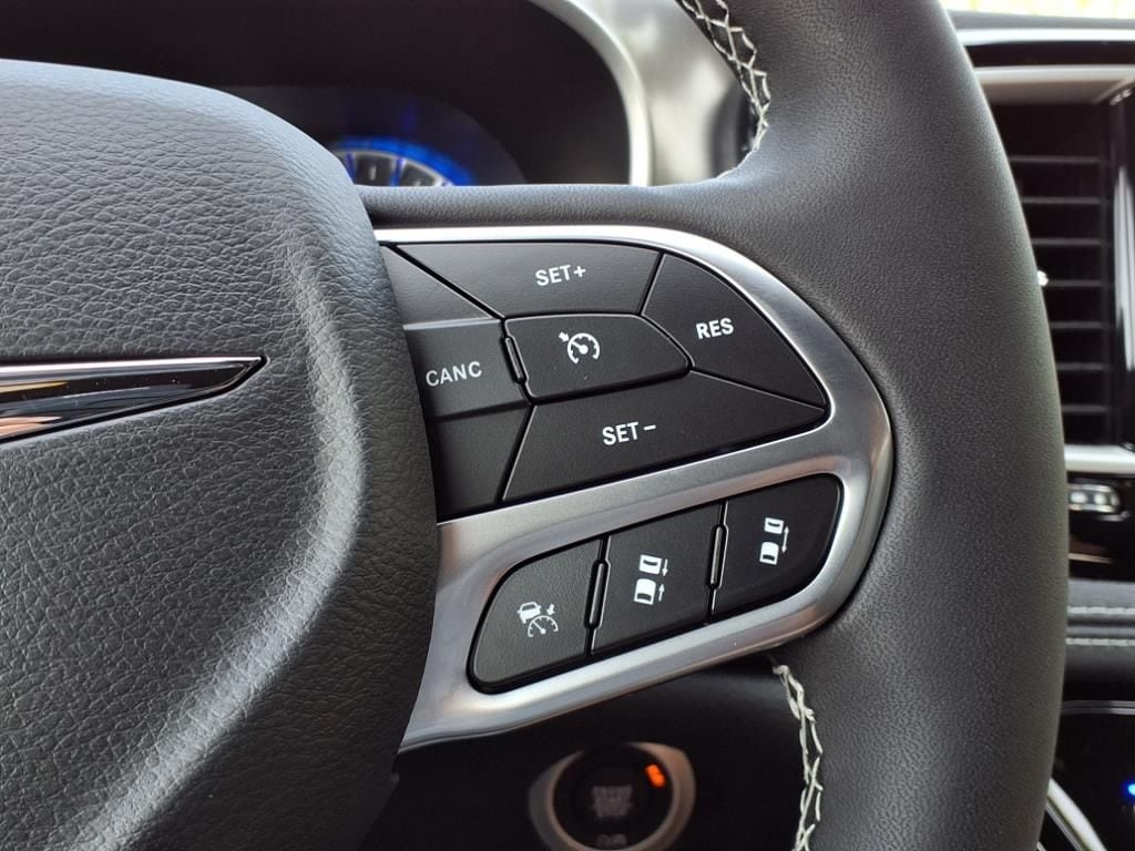 2025 Chrysler Pacifica Select - Photo 21