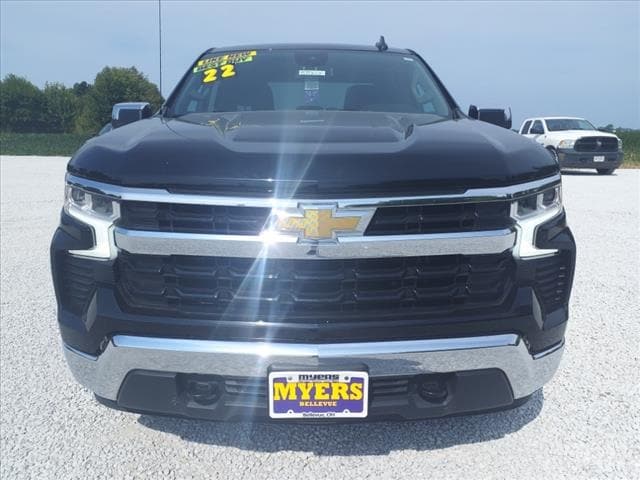 Used 2022 Chevrolet Silverado 1500 LT with VIN 1GCPDKEK8NZ641800 for sale in Bellevue, OH