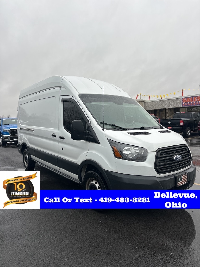 2015 Ford Transit Base's photo