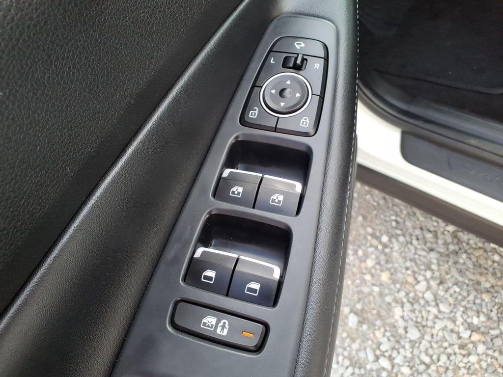 2023 Hyundai Santa Fe Limited - Photo 28