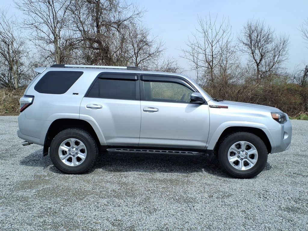 2021 Toyota 4Runner SR5 - Photo 9