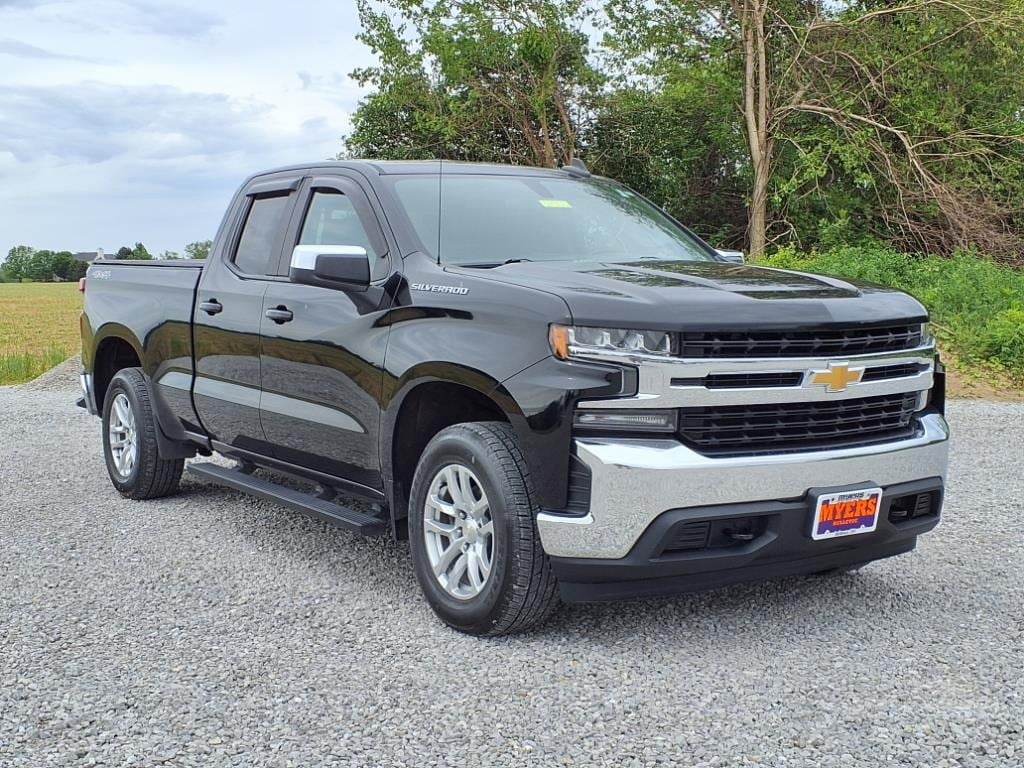 Used 2020 Chevrolet Silverado 1500 LT with VIN 1GCRYDED3LZ243045 for sale in Bellevue, OH
