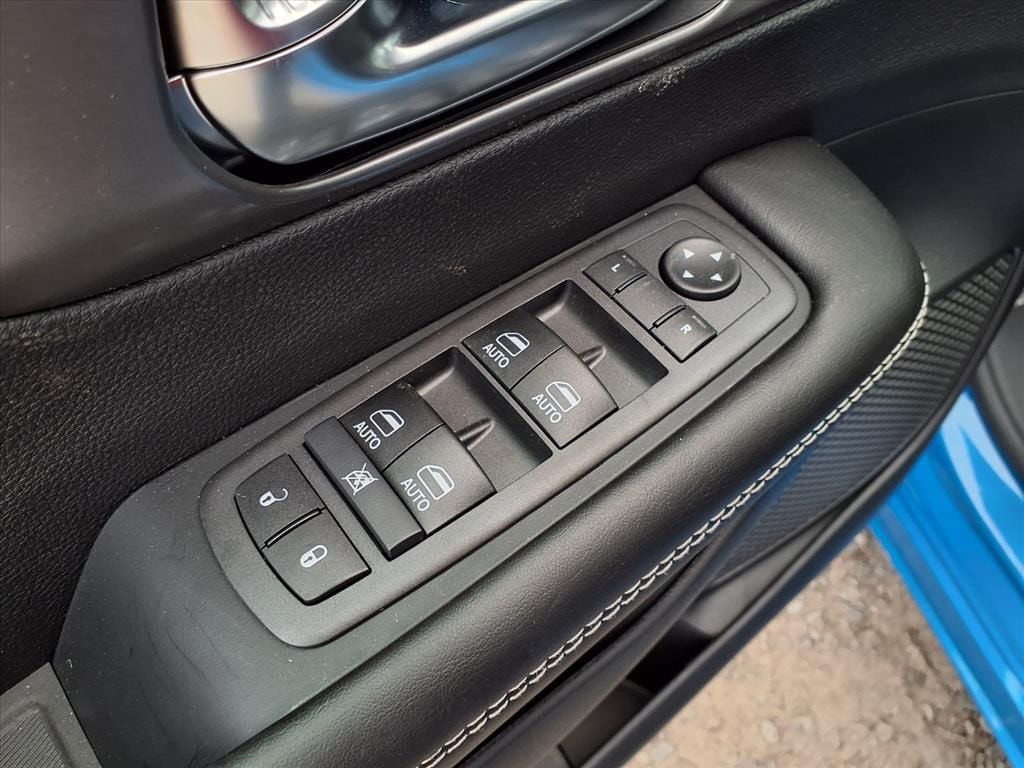 2026 Chrysler Pacifica Select - Photo 24