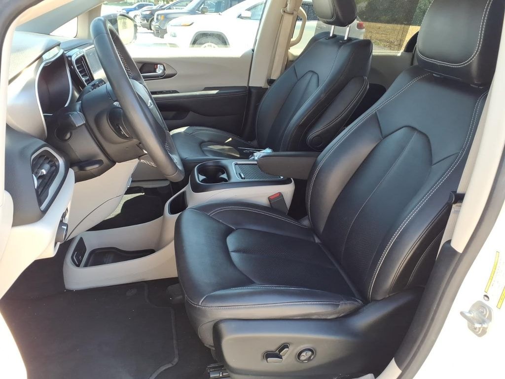 Used 2024 Chrysler Pacifica Touring L Van Passenger Van