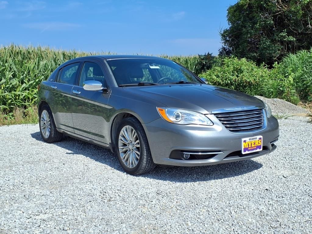 Used 2012 Chrysler 200 Limited with VIN 1C3CCBCB8CN308817 for sale in Bellevue, OH