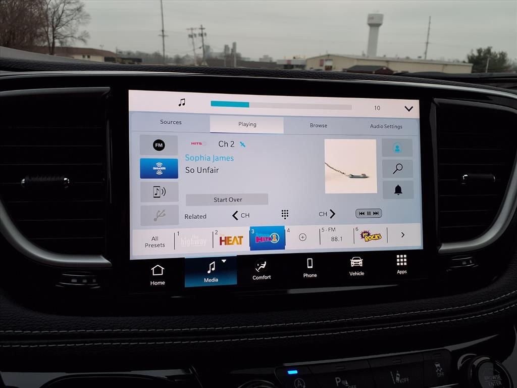 2026 Chrysler Pacifica Select - Photo 11