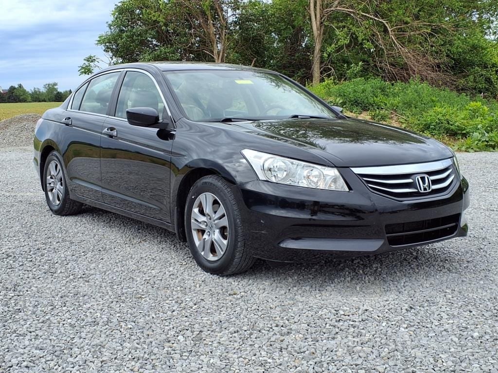 Used 2012 Honda Accord SE with VIN 1HGCP2F60CA021723 for sale in Bellevue, OH