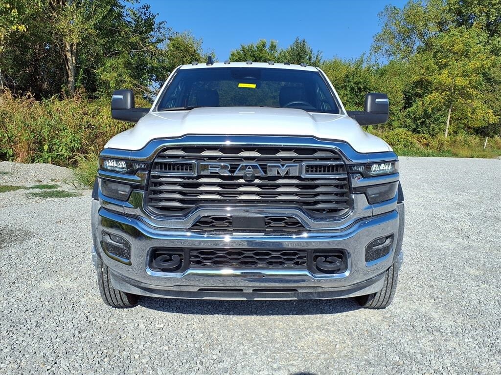 2025 Ram 4500 Tradesman photo 3