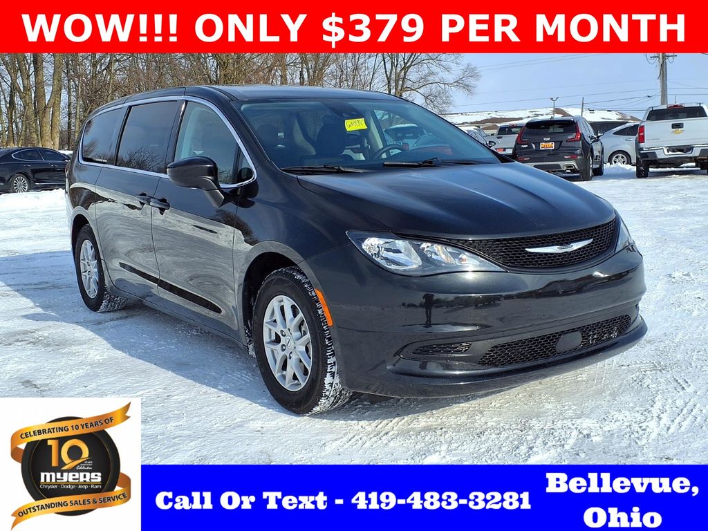 2023 Chrysler Voyager LX