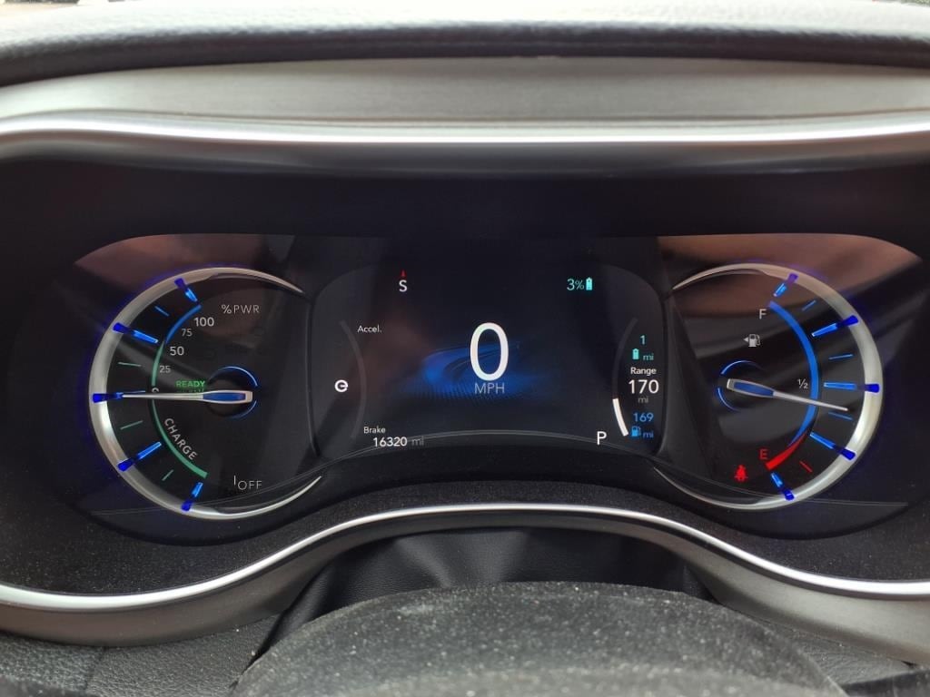 Used 2024 Chrysler Pacifica PHEV Pinnacle with VIN 2C4RC1N73RR105290 for sale in Bellevue, OH