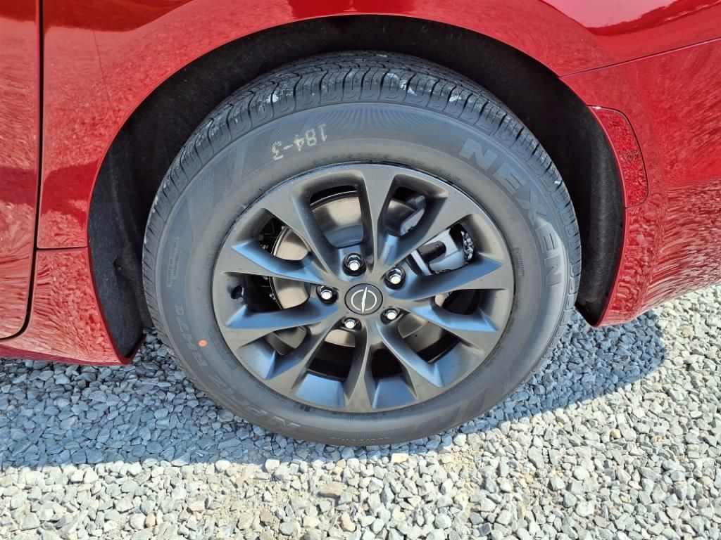 2025 Chrysler Pacifica Select - Photo 35