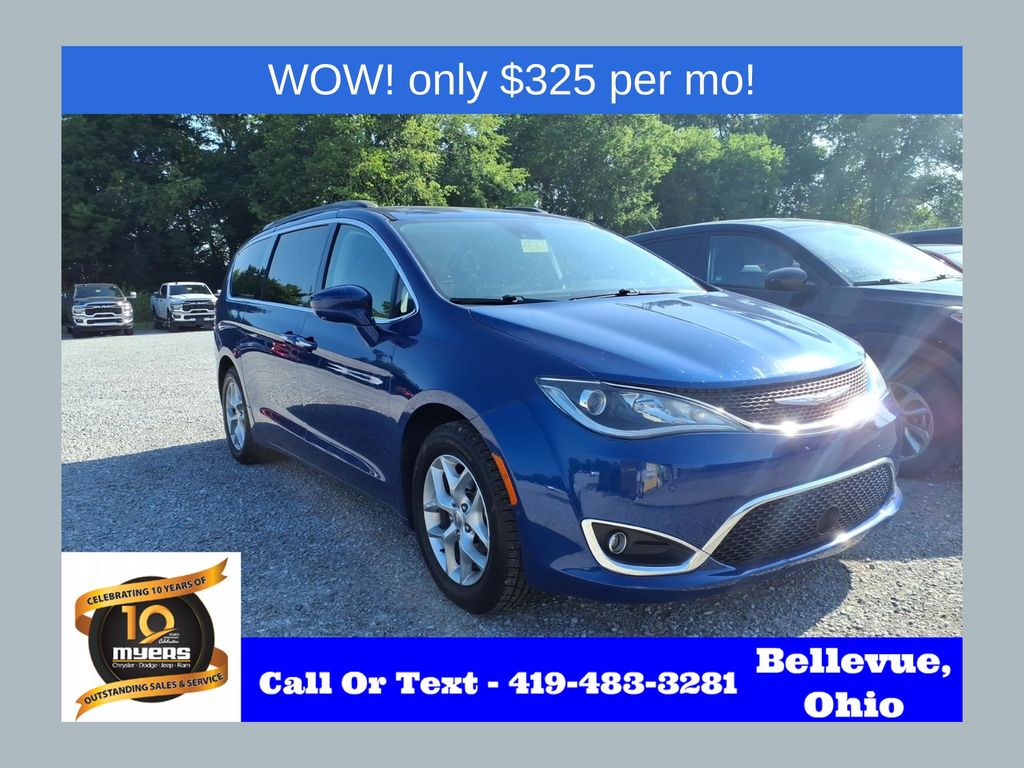 2019 Chrysler Pacifica Touring Plus's photo