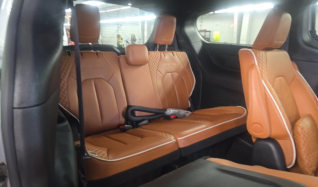 Used 2025 Chrysler Pacifica Pinnacle Van Passenger Van