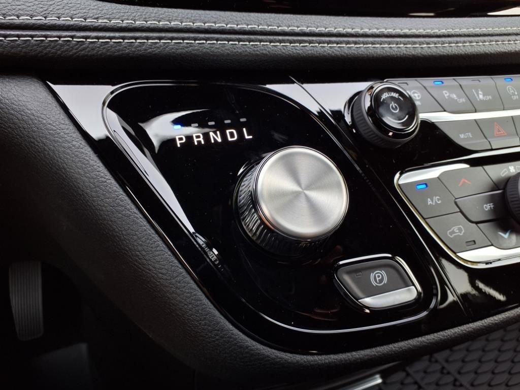 2025 Chrysler Pacifica Select - Photo 14