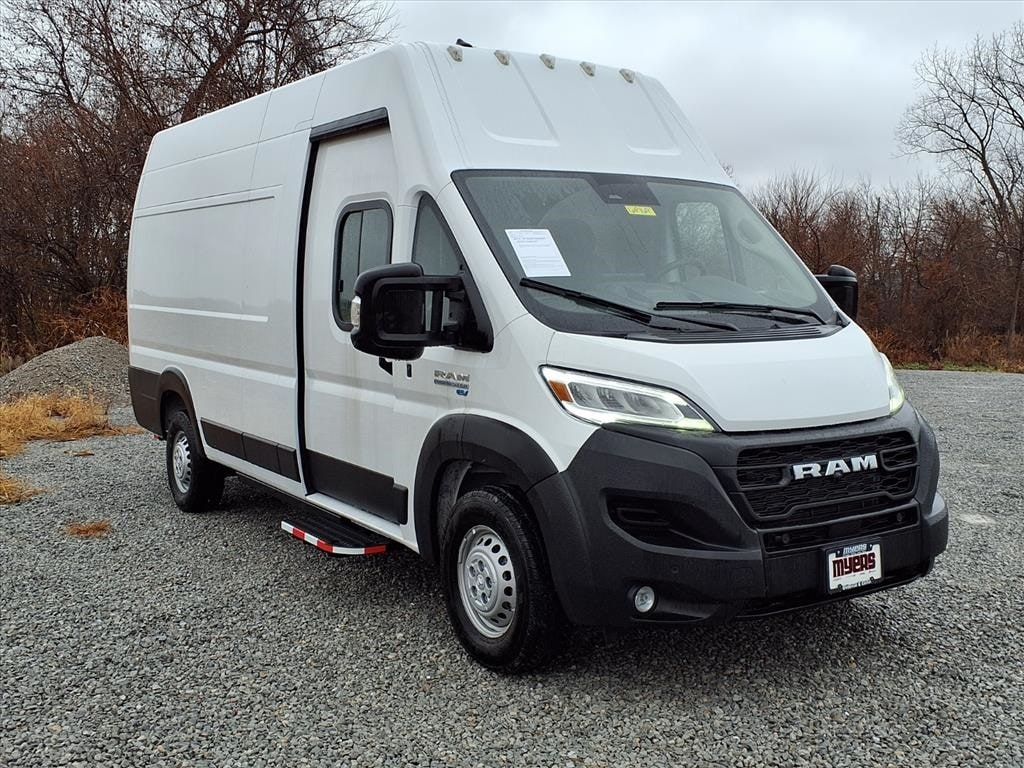 Used 2024 RAM ProMaster Cargo Van Base with VIN 3C6MRWAZ2RE109580 for sale in Bellevue, OH