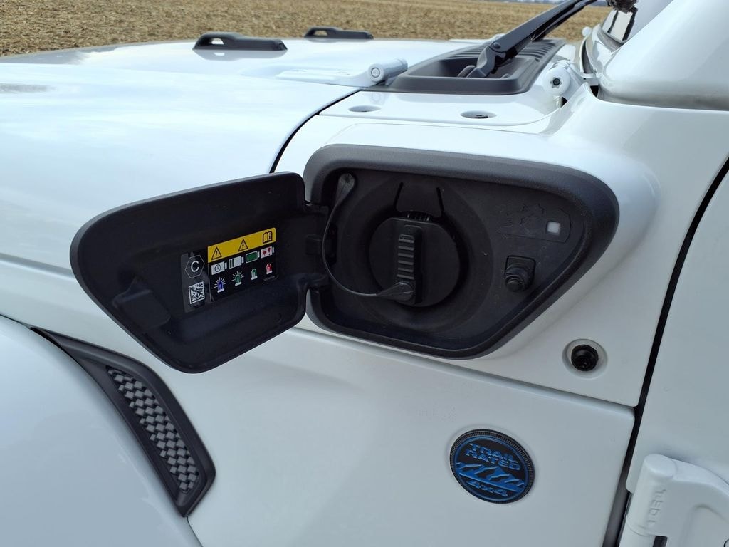 Used 2025 Jeep Wrangler 4xe Sahara SUV