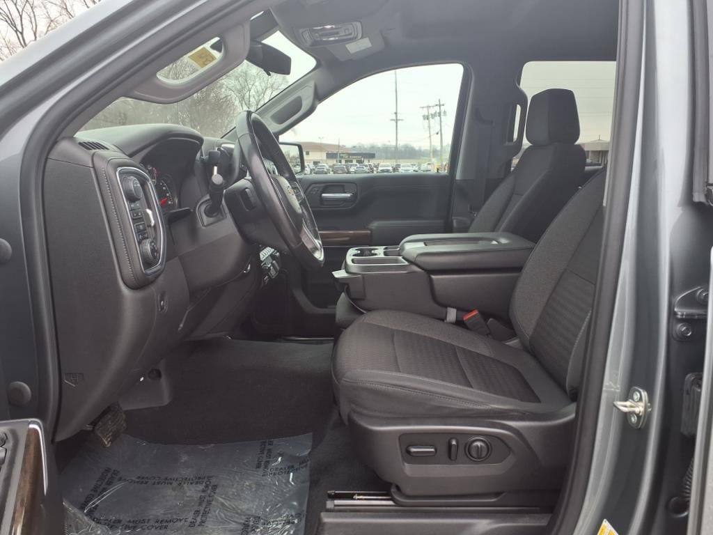 Used 2020 Chevrolet Silverado 1500 LT with VIN 3GCUYDET1LG393401 for sale in Bellevue, OH