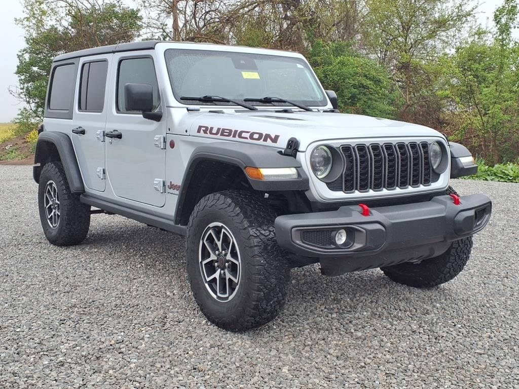 Used 2024 Jeep Wrangler 4-Door Rubicon with VIN 1C4PJXFG3RW302367 for sale in Bellevue, OH