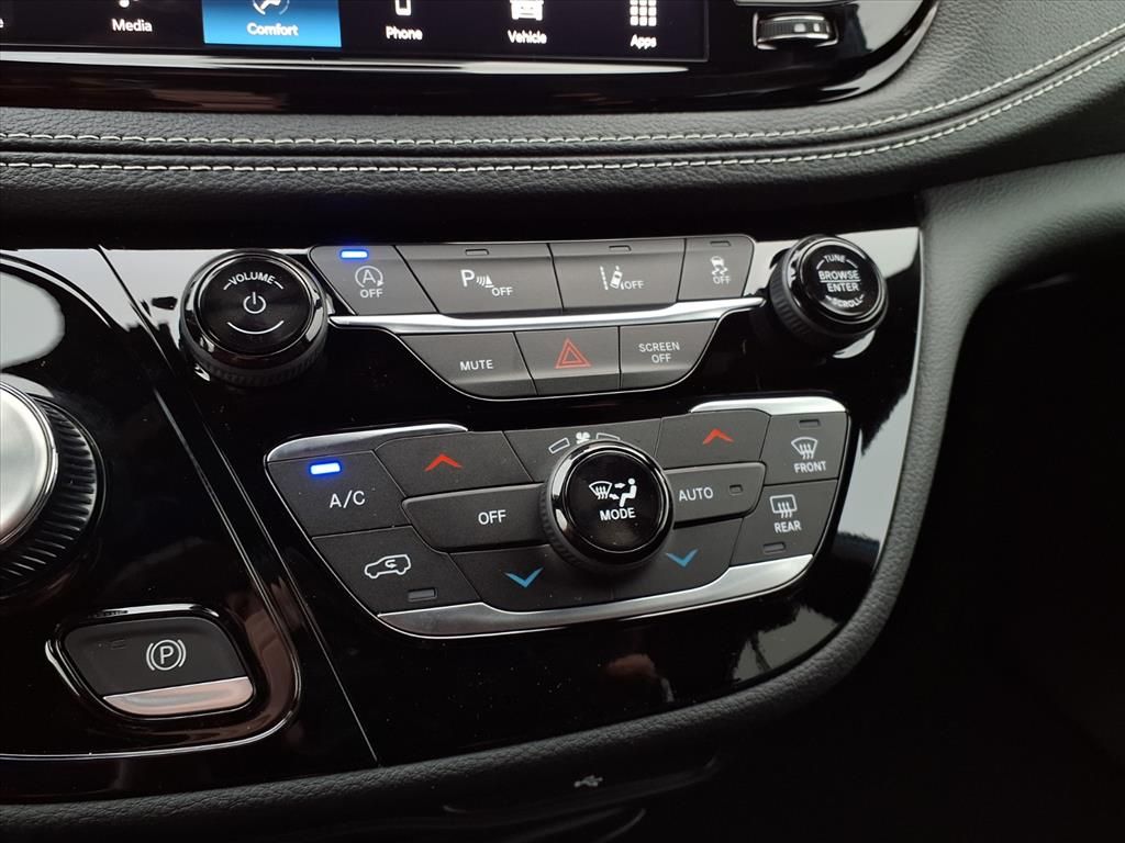 2026 Chrysler Pacifica Select - Photo 14