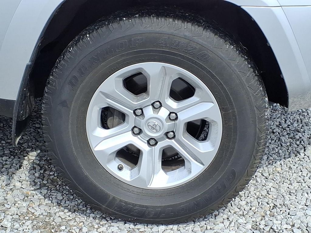 2021 Toyota 4Runner SR5 - Photo 11