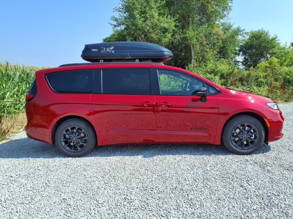 2025 Chrysler Pacifica Select - Photo 29
