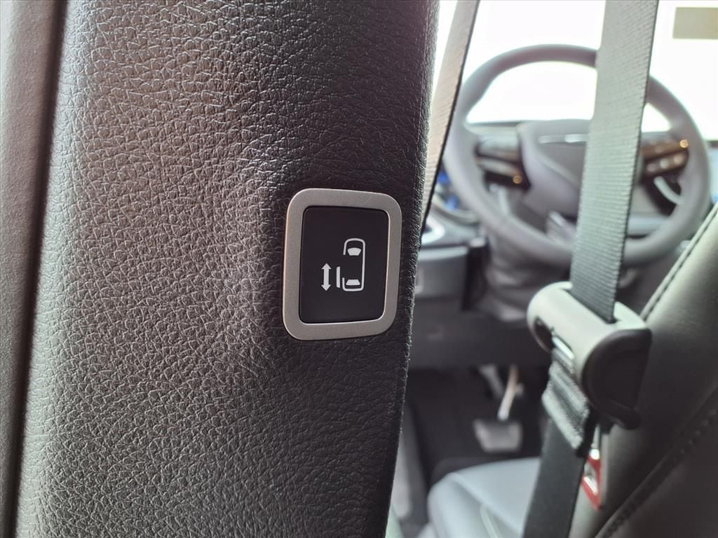 2026 Chrysler Pacifica Select - Photo 9