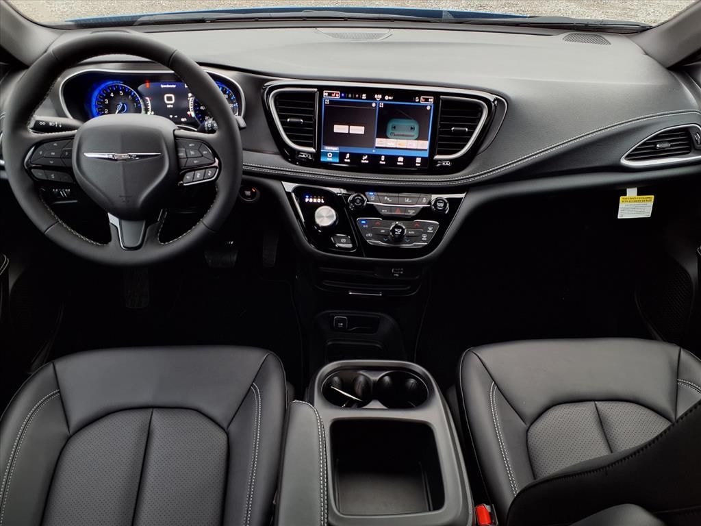 New 2026 Chrysler Pacifica SELECT Passenger Van