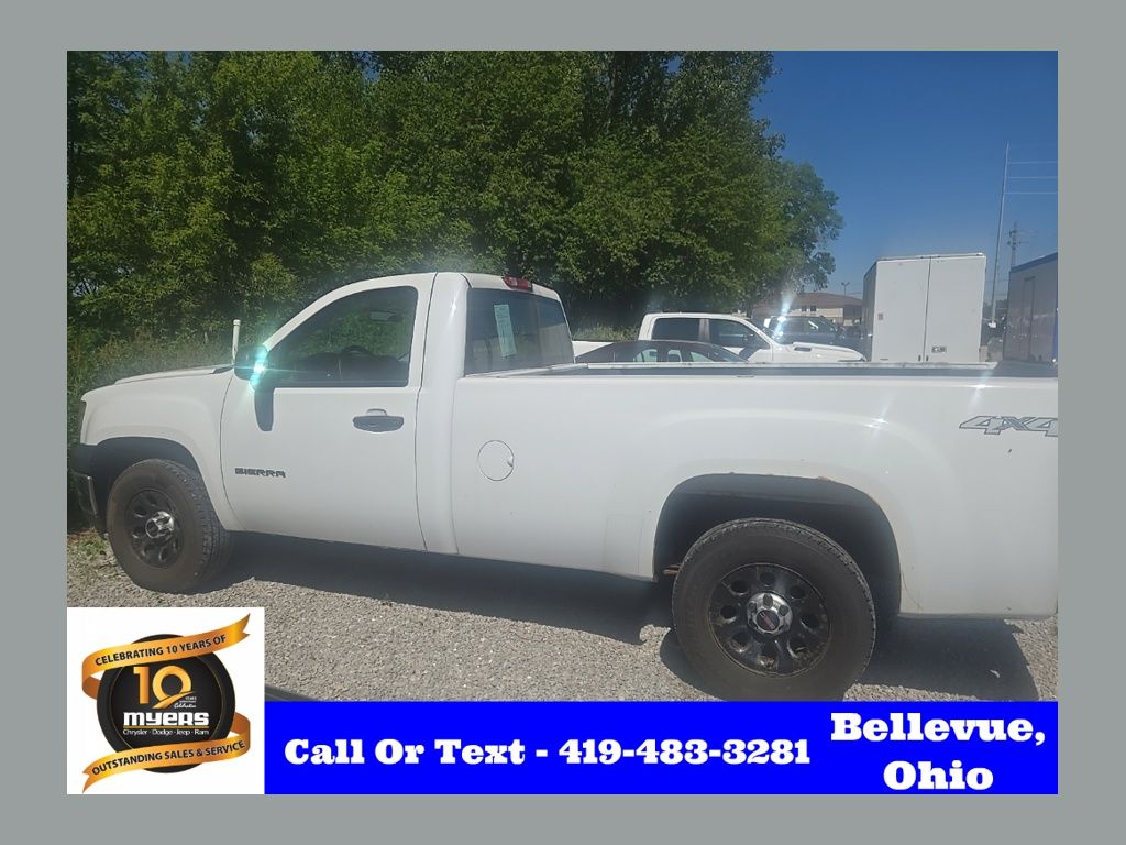 2011 GMC Sierra 4WD Regular Cab Work Truck LWB's photo