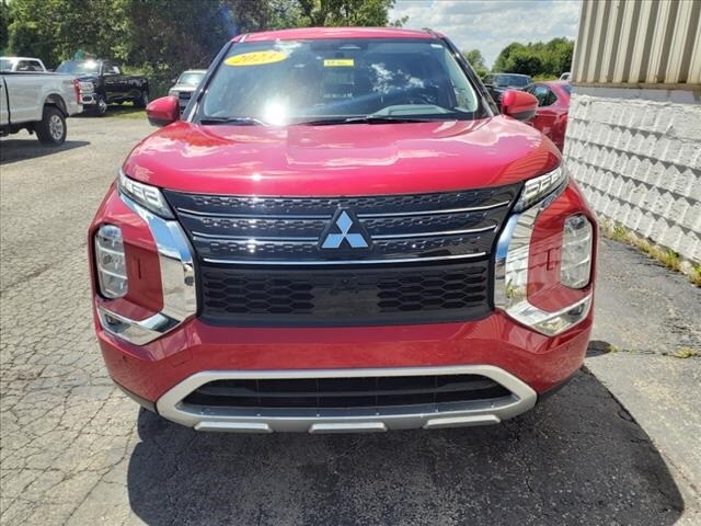 Used 2023 Mitsubishi Outlander Plug-In Hybrid SE with VIN JA4T5UA98PZ060000 for sale in Bellevue, OH