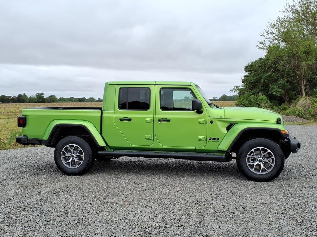 New 2026 Jeep Gladiator SPORT S 4X4 Pickup