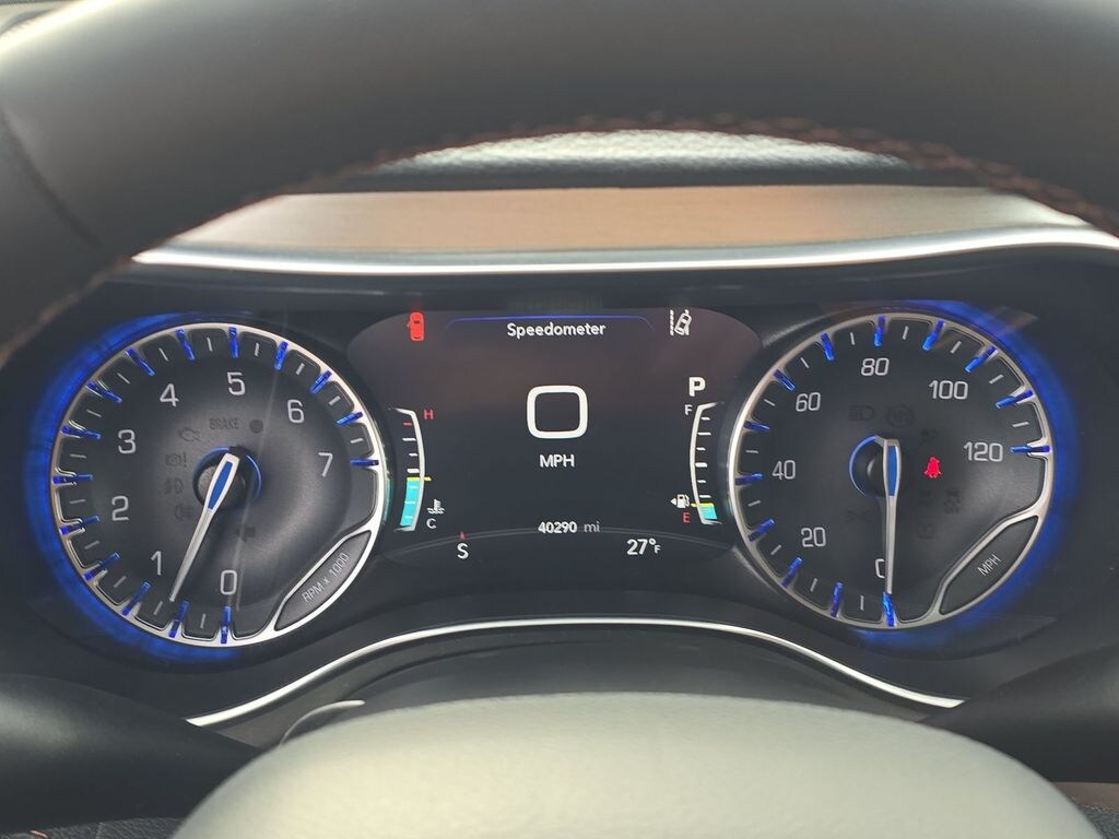 Used 2025 Chrysler Pacifica Pinnacle Van Passenger Van