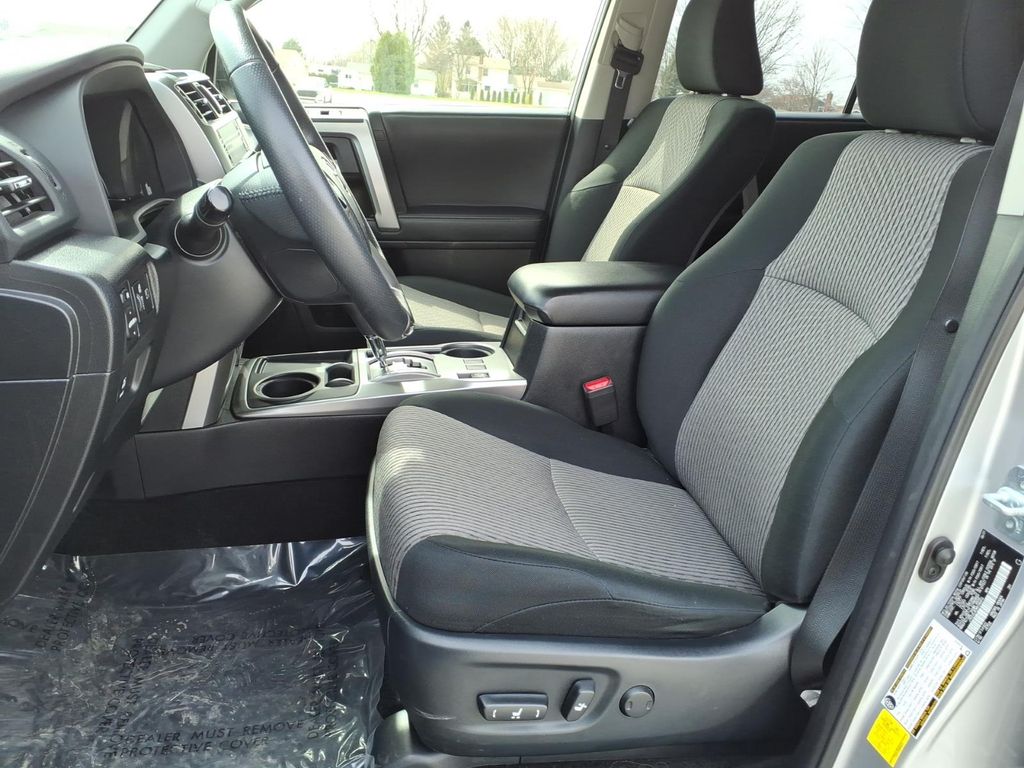 2021 Toyota 4Runner SR5 - Photo 16