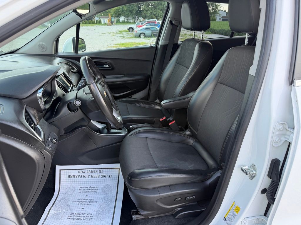 Used 2019 Chevrolet Trax LT with VIN KL7CJLSB1KB937499 for sale in Bellevue, OH