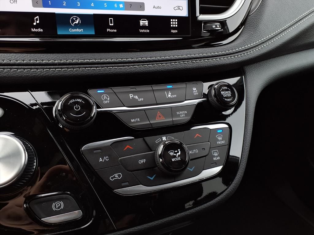 2026 Chrysler Pacifica Select - Photo 14